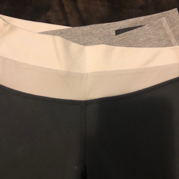 Lululemon Crops - Picture 2 of 4